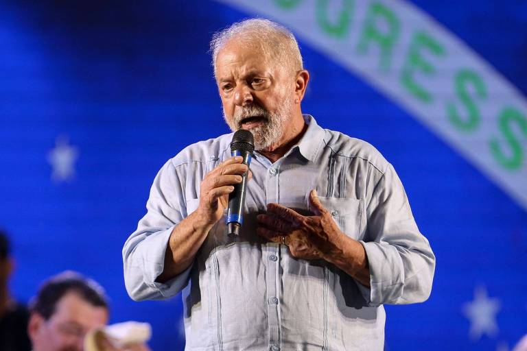 O ex-presidente Lula, candidato do PT ao Planalto, durante comício em Manaus