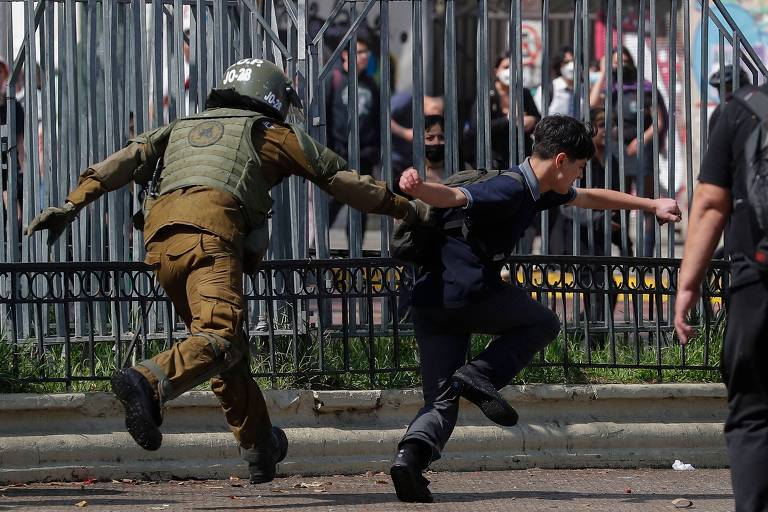 Chile registra protestos em dia de anúncio de reforma ministerial