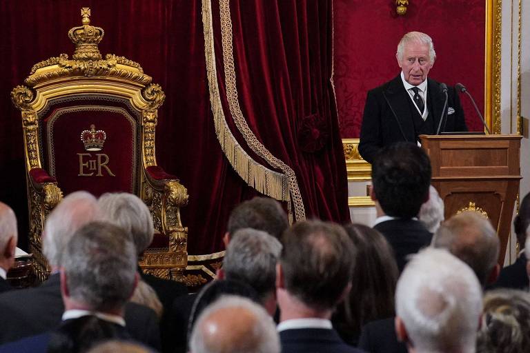 Rei Charles 3º faz discurso após proclamação oficial em Londres