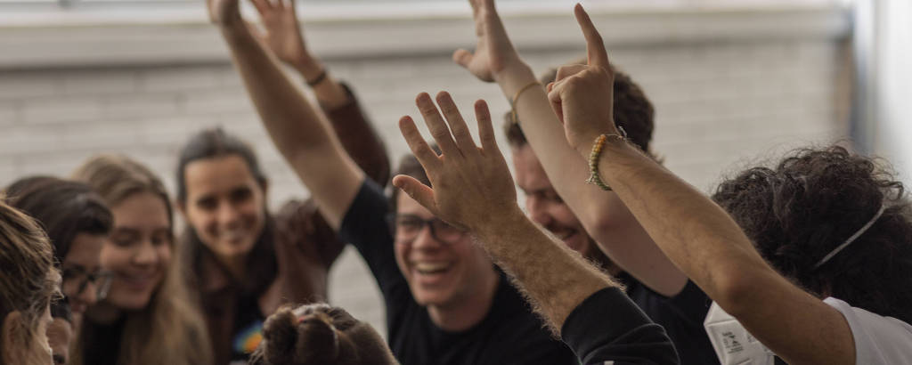 Time de voluntários da Politize! orienta embaixadas da entidade e promove formação política