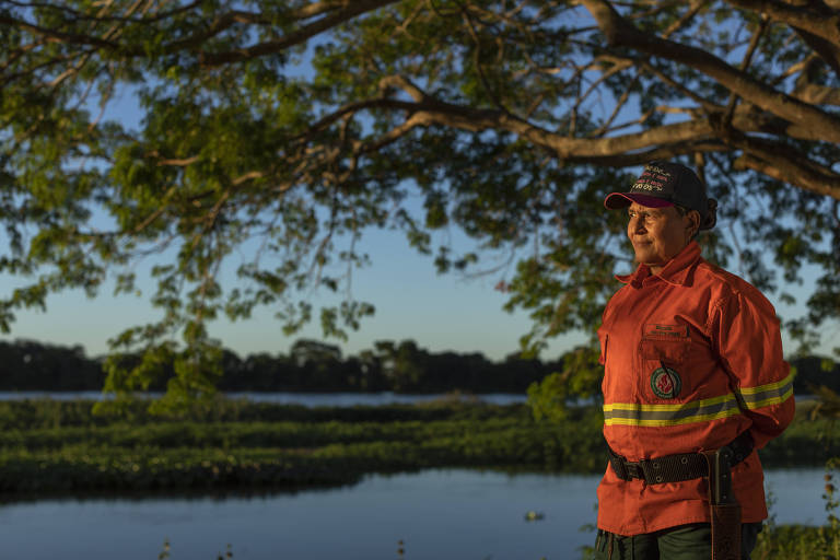 'Sou um pequeno beija-flor na luta contra o fogo', diz brigadista