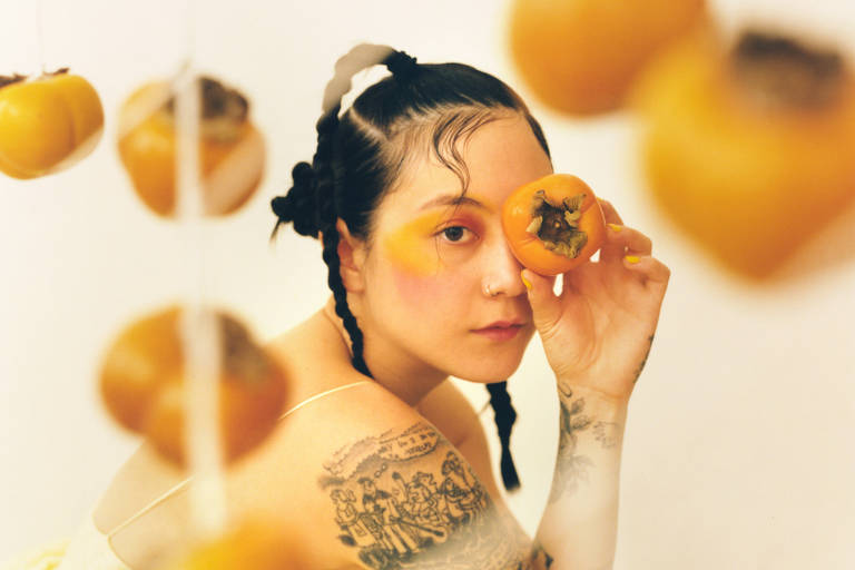 Michelle Zauner, do Japanese Breakfast, liga morte da mãe a comida coreana em livro