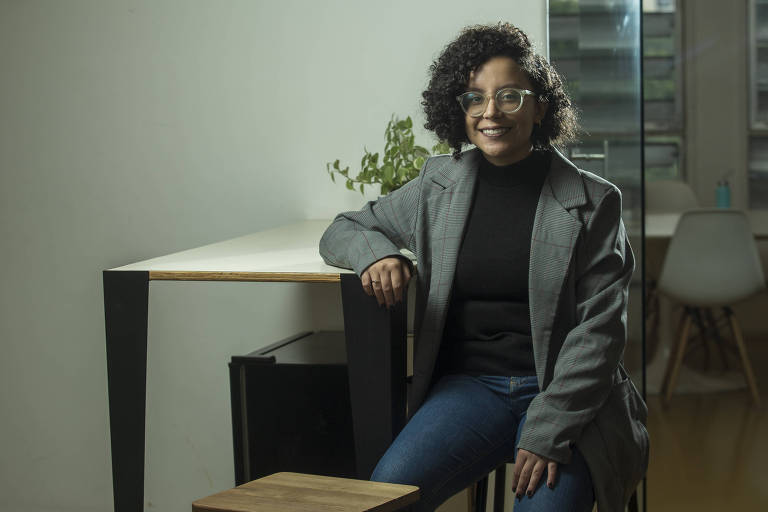 Ester Borges, cientista política e coordenadora de Informação e Política do Internetlab