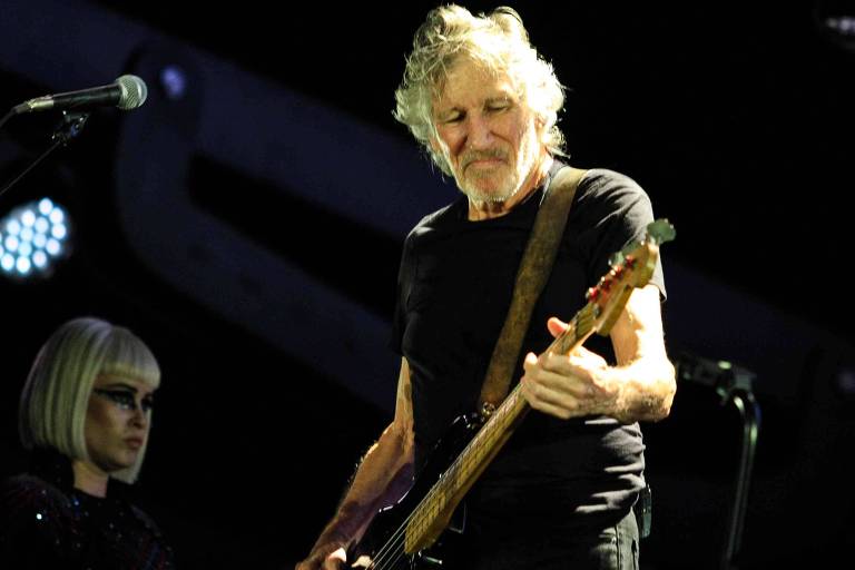 Roger Waters, acusado de defender Rússia e Putin, tem shows cancelados na Polônia