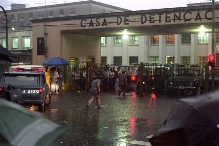 Último indulto de Natal de Bolsonaro perdoa policiais envolvidos no massacre do Carandiru