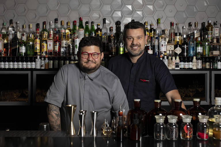 Thiago Bañares e Alex Mesquita, do Tan Tan, bar em Pinheiros