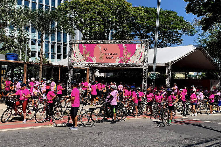 Caminhada e pedalada solidárias celebram o Outubro Rosa