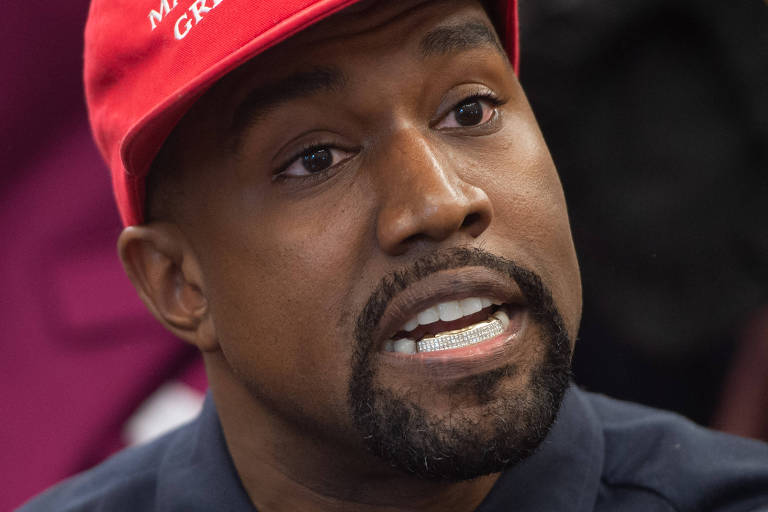 Amigos de Kanye West estão profundamente preocupados com sua saúde mental, diz site