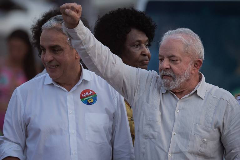 Lula e Bolsonaro em campanha no 2º turno