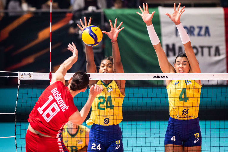 Brasil perde para Sérvia e adia sonho do Mundial de vôlei feminino