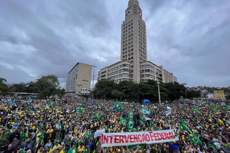 Entenda o que pode caracterizar crime em atos antidemocráticos diante de quartéis