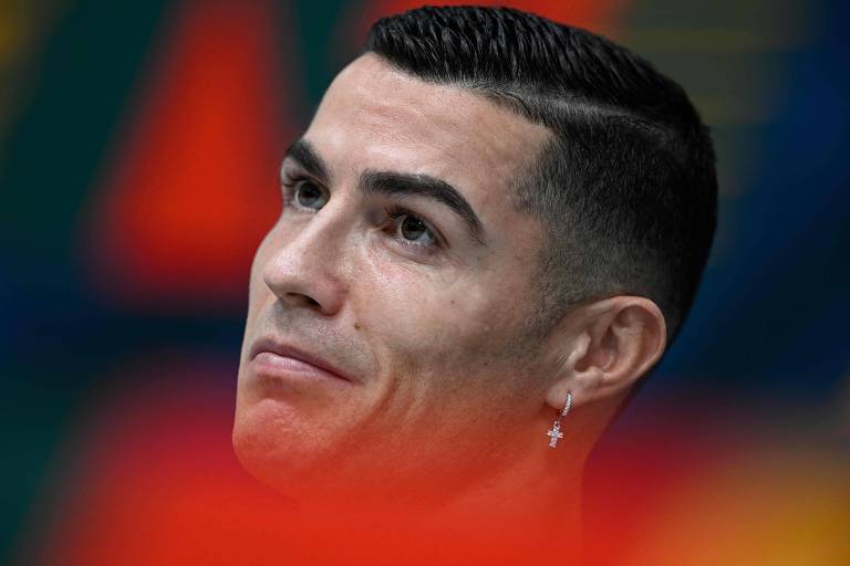 Cristiano Ronaldo diz que fala 'quando quer' e deseja dar 'xeque-mate' em Messi