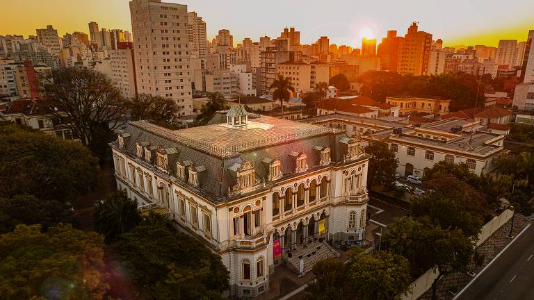 Museu das Favelas fica em palácio tombado no centro de São Paulo