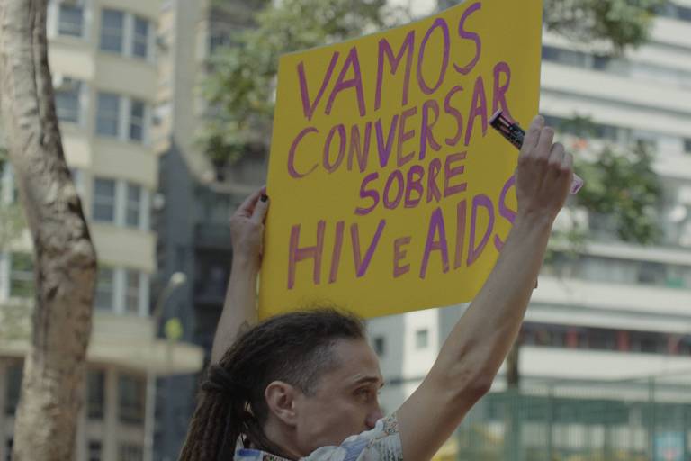Cenas do documentário 'Deus Tem Aids'