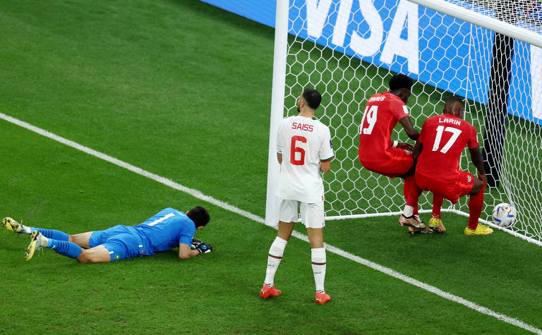 Veja imagens do jogo Canadá x Marrocos