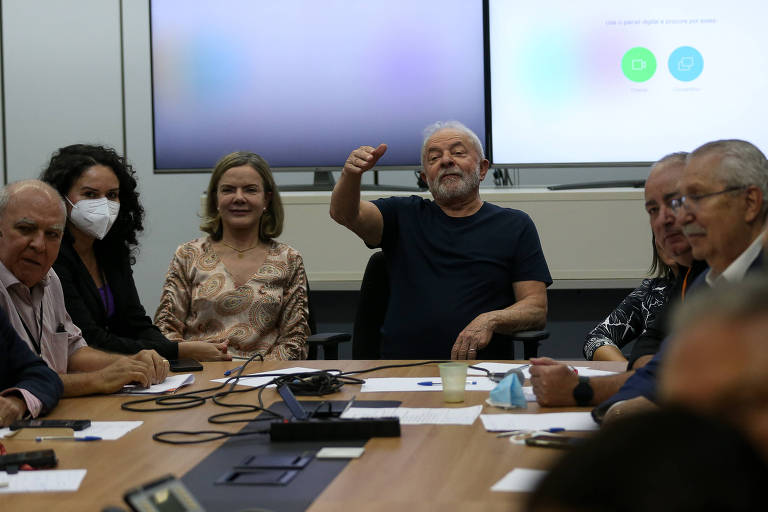 Lula recebe representantes de centrais sindicais no Centro Cultural Banco do Brasil