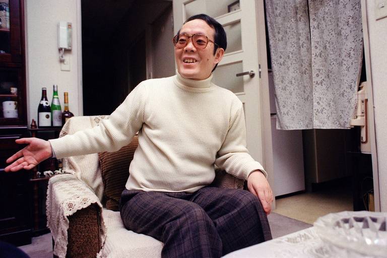 Issei Sagawa dá entrevista em seu apartamento em Yokohama, no Japão
