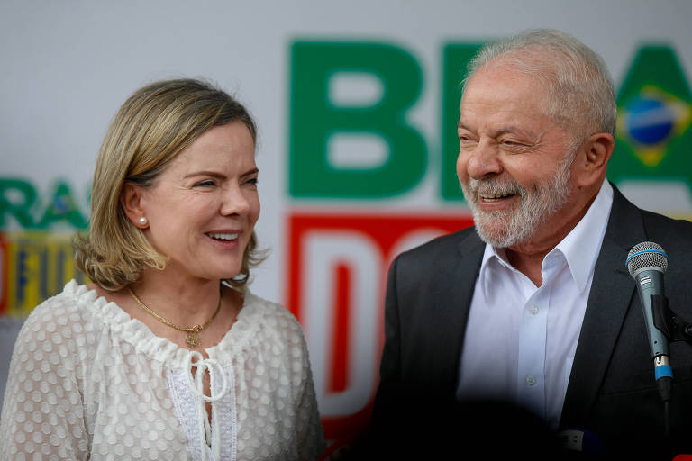 Gleisi Hoffmann (PR), presidente do PT, durante evento com Luiz Inácio Lula da Silva (PT) no CCBB