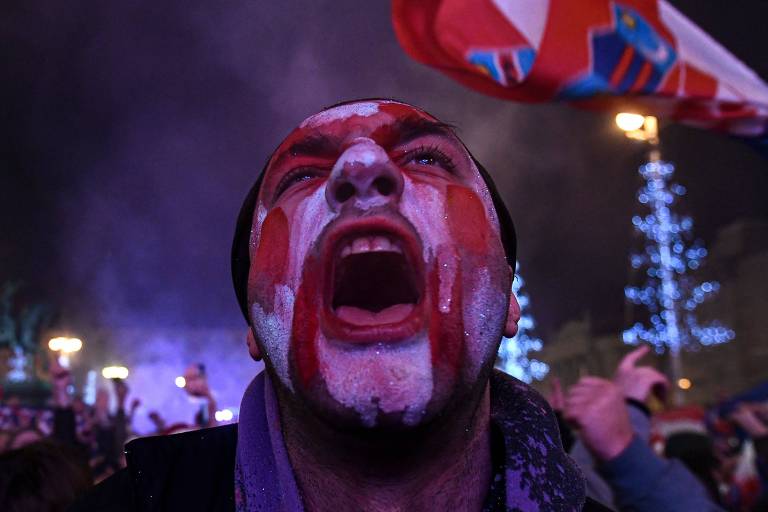 Manifestantes peruanos pedem paz durante protesto em Lima; veja imagens de hoje