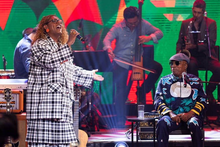 Liniker canta 'Encontros e Despedidas' em homenagem a Milton Nascimento