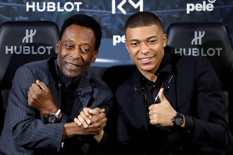 Pelé e Kylian Mbappé em um encontro em Paris no lançamento de relógio da marca Hublot