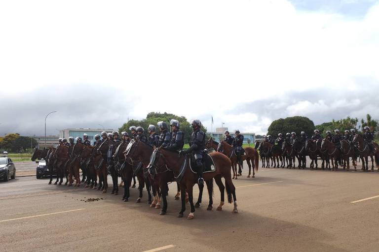 Forças de segurança dispersam acampamento bolsonarista no dia 9 de janeiro