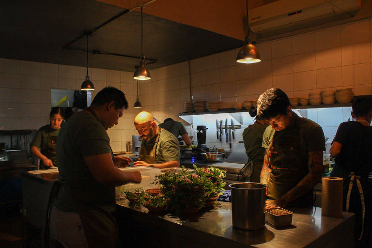 Cozinha do restaurante mexicano Alcalde, em Guadalajara