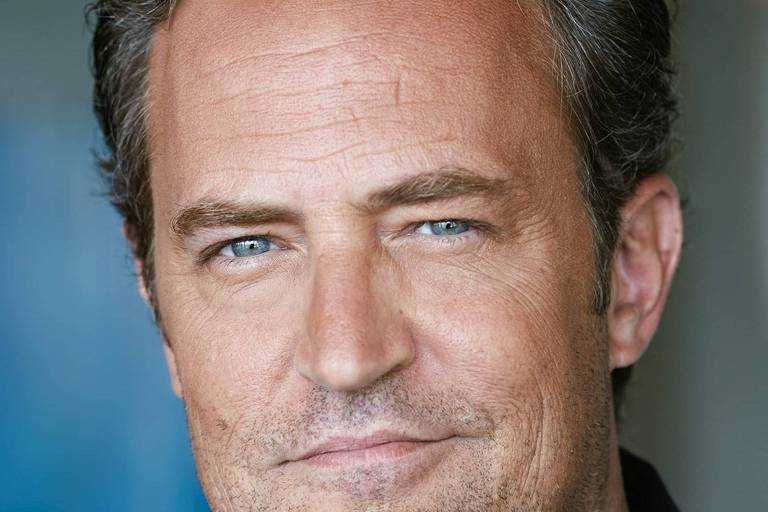 Explosão de vendas da biografia de Matthew Perry esgota estoque de editora brasileira