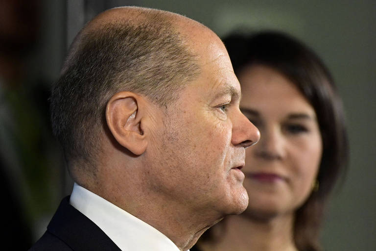 Atos pelo clima e pressão sobre a guerra refletem crise de identidade em aliança de Scholz