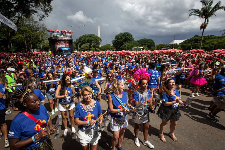 Veja como foi o desfile do Monobloco