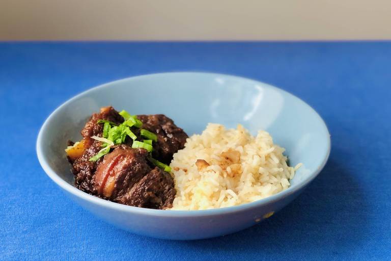 adobo, porco à filipina, parte da coluna receitas do marcão