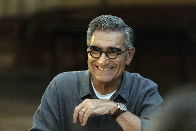 Onde assistir à segunda temporada de 'O Viajante Relutante com Eugene Levy'