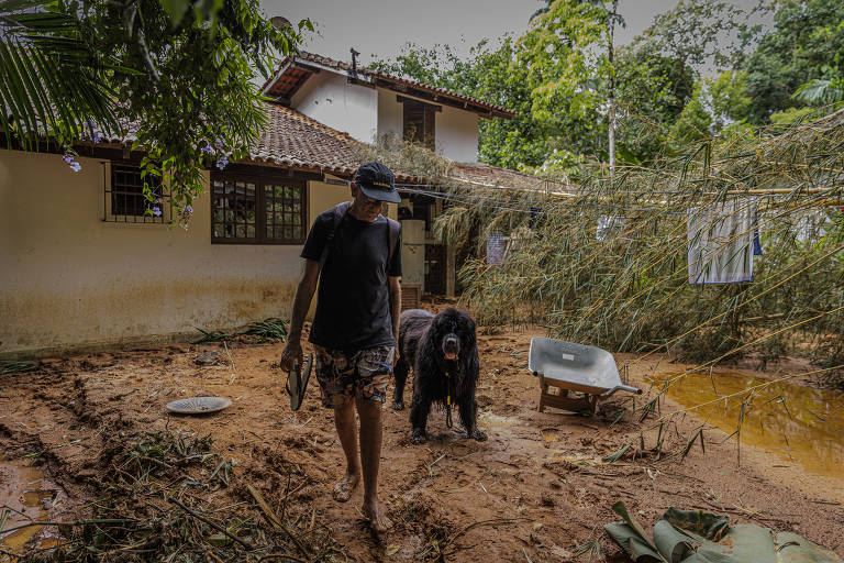 Moradores abandonam casarões após tragédia em São Sebastião