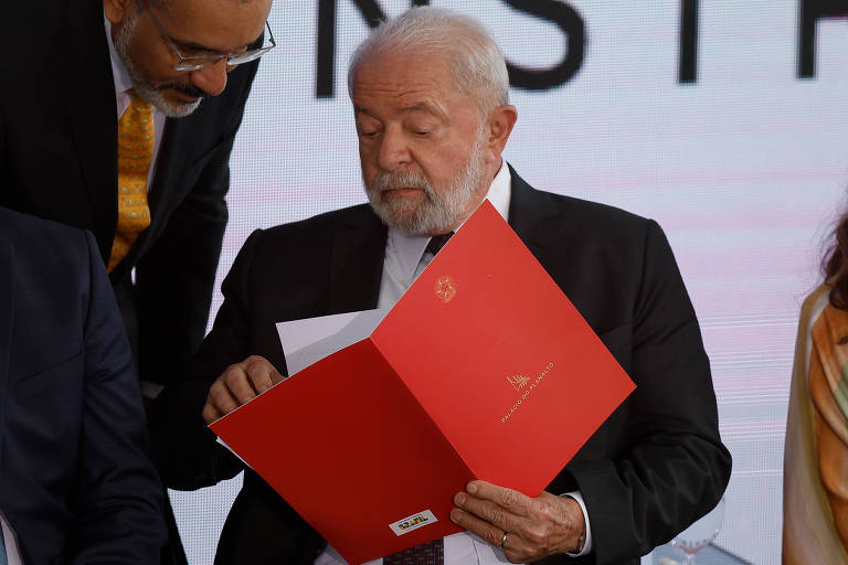 O presidente Luiz Inácio Lula da Silva (PT) em cerimônia de lançamento do novo programa Bolsa Família, no Palácio do Planalto