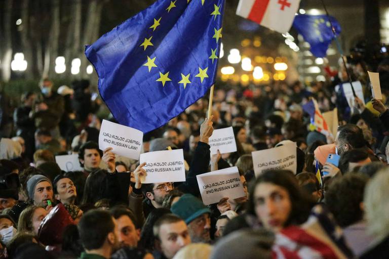 Manifestantes protestam contra lei de 'agentes estrangeiros' na Geórgia