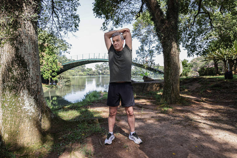 O jornalista Roberto Kovalick em treino no parque