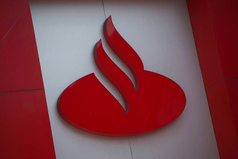 Santander relata aumento em renegociação de dívida após colocar humano no WhatsApp