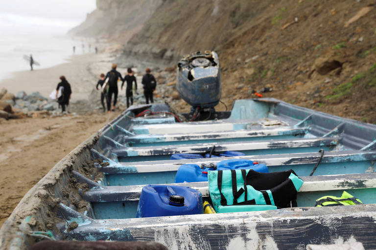 Naufrágio de barcos de pesca com migrantes na Califórnia deixa ao menos 8 mortos