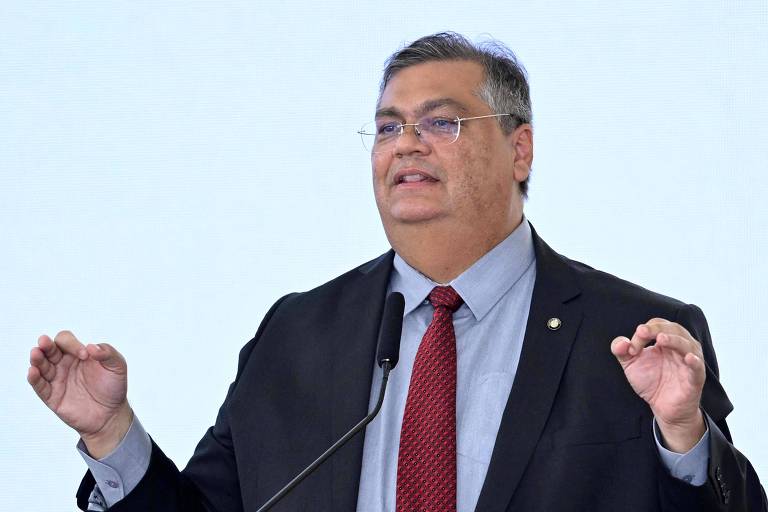 O ministro da Justiça, Flávio Dino (PSB), em discurso de divulgação do Pronasci (Programa Nacional de Segurança Pública com Cidadania), no Palácio do Planalto, em Brasília