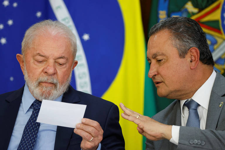 Lula retoma PAC com valor acima da média, mas sem repetir patamares de Dilma