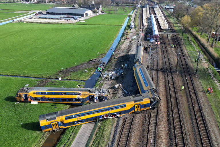 Trem se choca com guindaste na Holanda, mata operador e deixa 19 em estado grave
