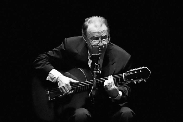 João Gilberto em show de 1998 no Sesc Vila Mariana