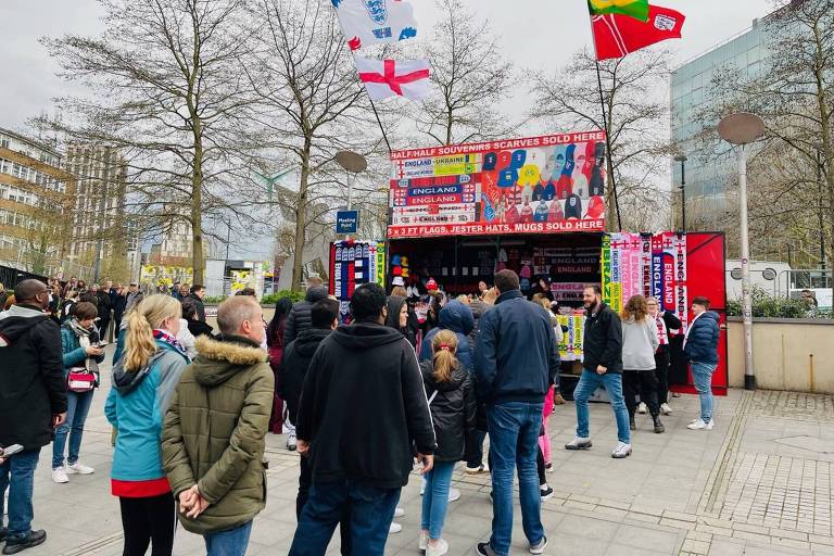 Torcida em Wembley no amistoso entre Brasil e Inglatera, em Wembley