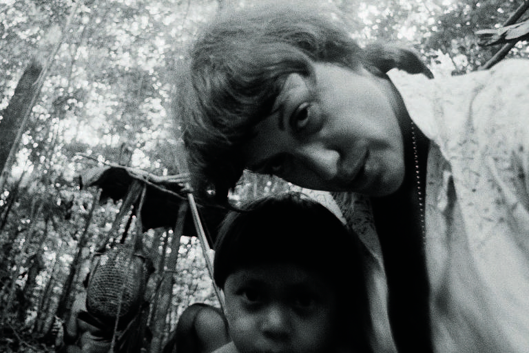 Autorretrato com jovem yanomami, Catrimani, 1974