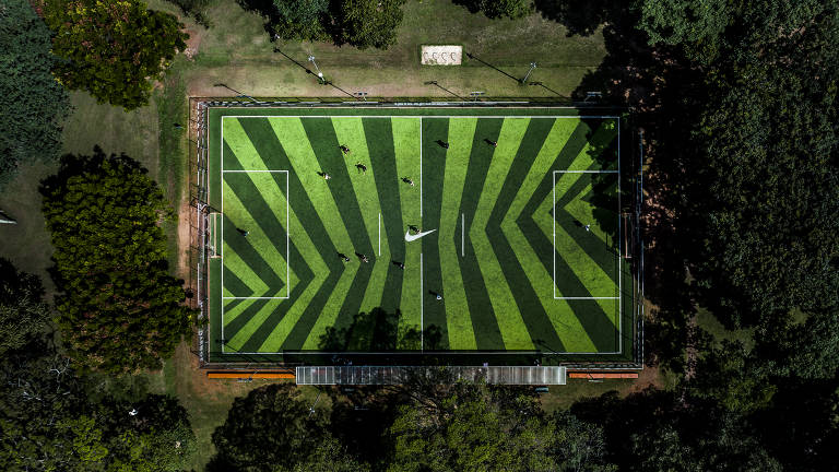 Propagandas tomam conta da paisagem do Ibirapuera