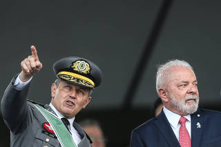 LULA EXERCITO