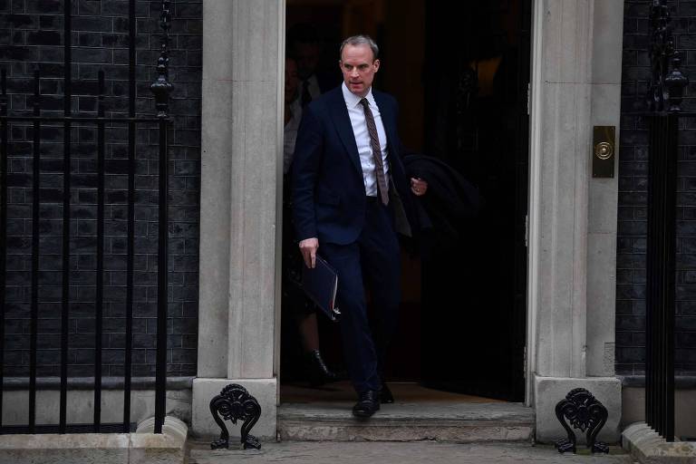 Vice-primeiro-ministro do Reino Unido renuncia após acusação de assédio moral