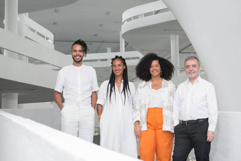 Da esquerda para a direita, Hélio Menezes, Grada Kilomba, Diane Lima e Manuel Borja-Villel