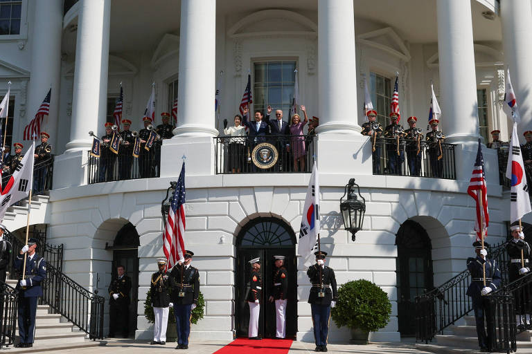 Os presidentes dos EUA, Joe Biden, e da Coreia do Sul, Yoon Suk-Yeol, durante encontro na Casa Branca