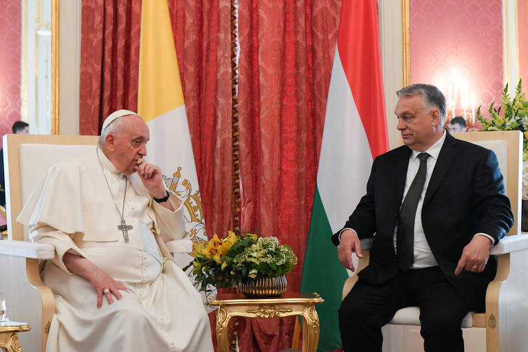 O papa Francisco se encontra com o primeiro-ministro da Hungria, Viktor Orbán, durante viagem a Budapeste